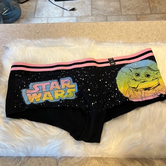 Torrid Baby Yoda Boyshort - Picture 1 of 7